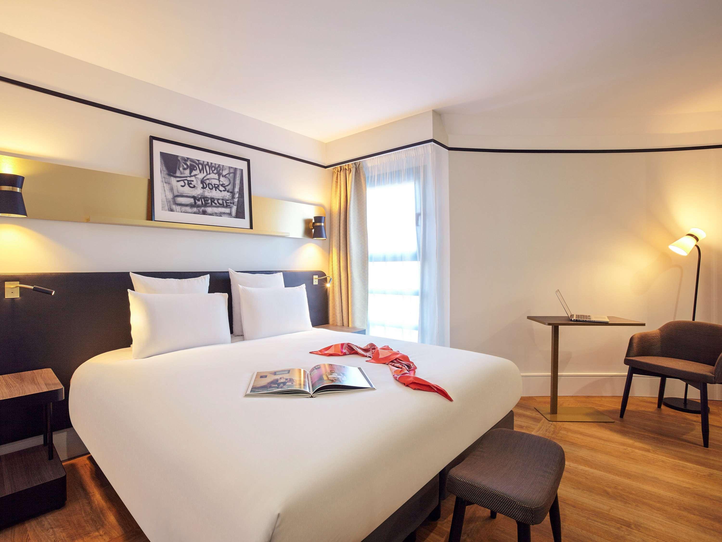 Mercure Paris Saint-Ouen Esterno foto