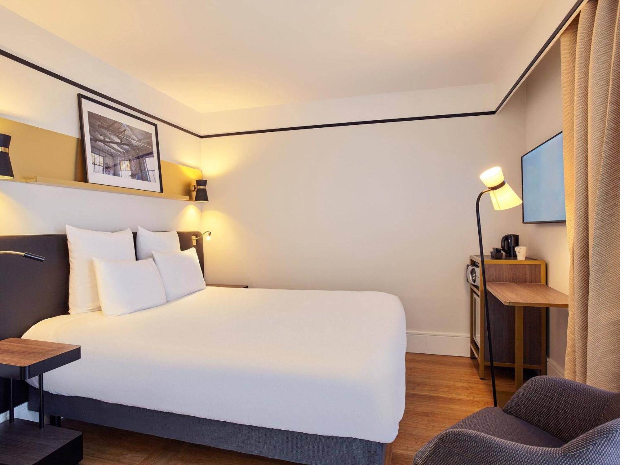 Mercure Paris Saint-Ouen Esterno foto