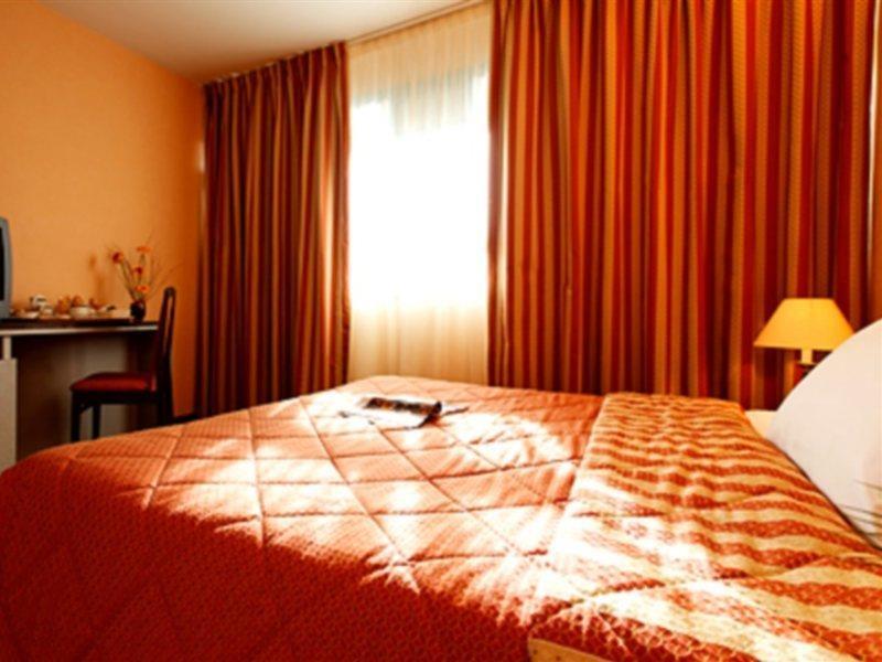 Mercure Paris Saint-Ouen Esterno foto