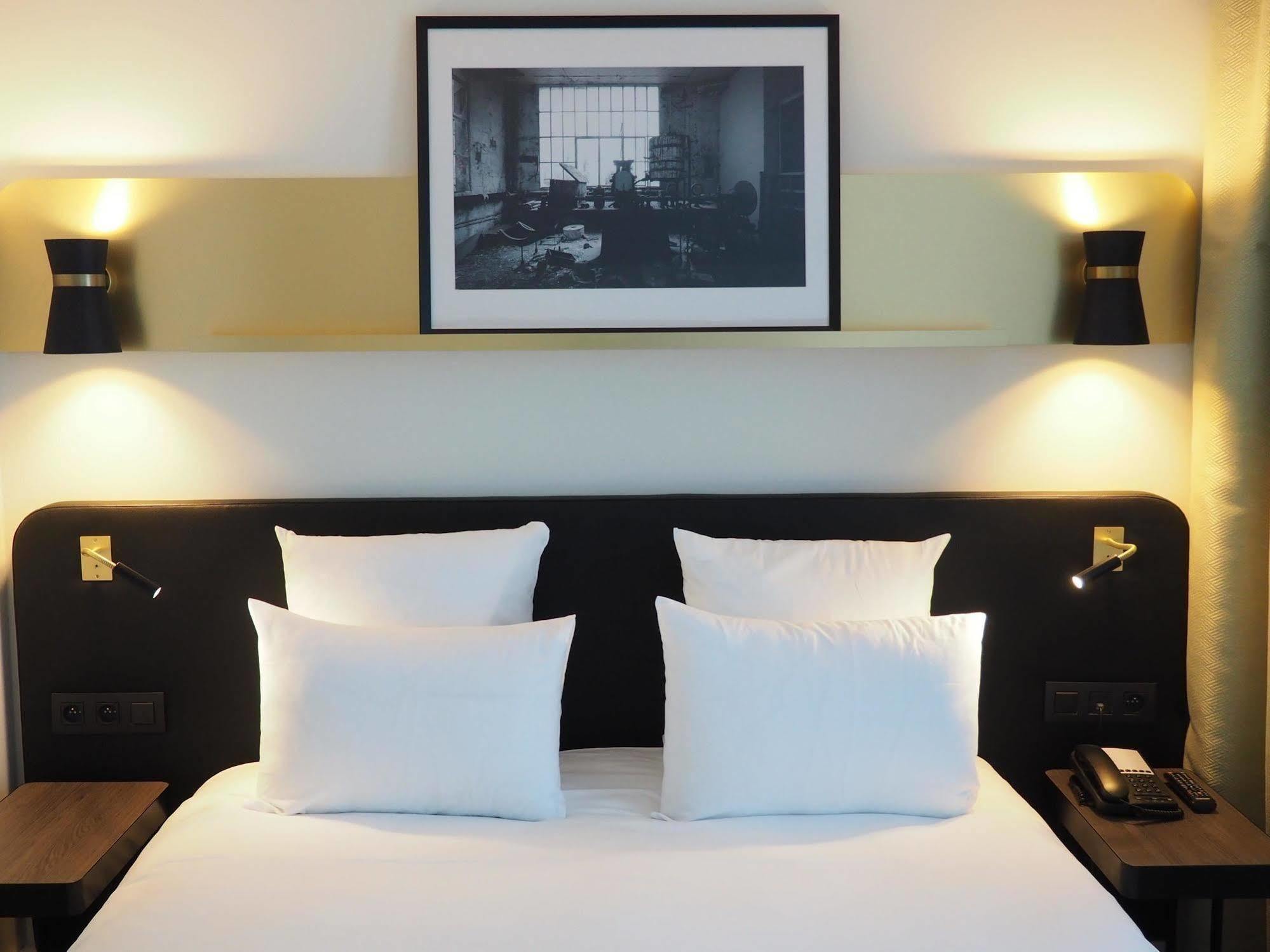Mercure Paris Saint-Ouen Esterno foto